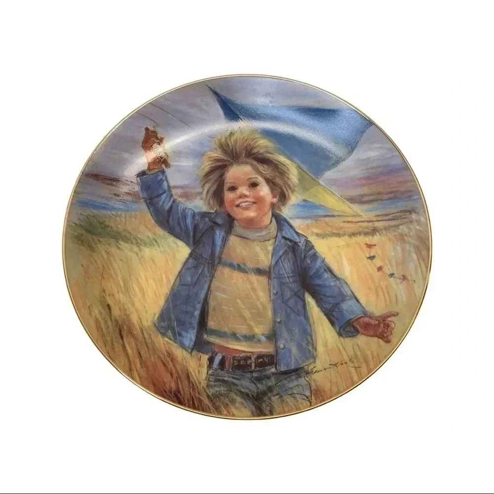 Frances Hook 1982 Kite Flying Vintage Collectors Plate